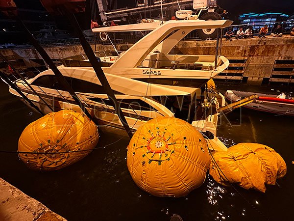 marine-salvage-airbags